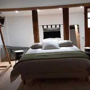 Appartement Bucolique Les Ronzieres, Saint-Paul-d'Uzore